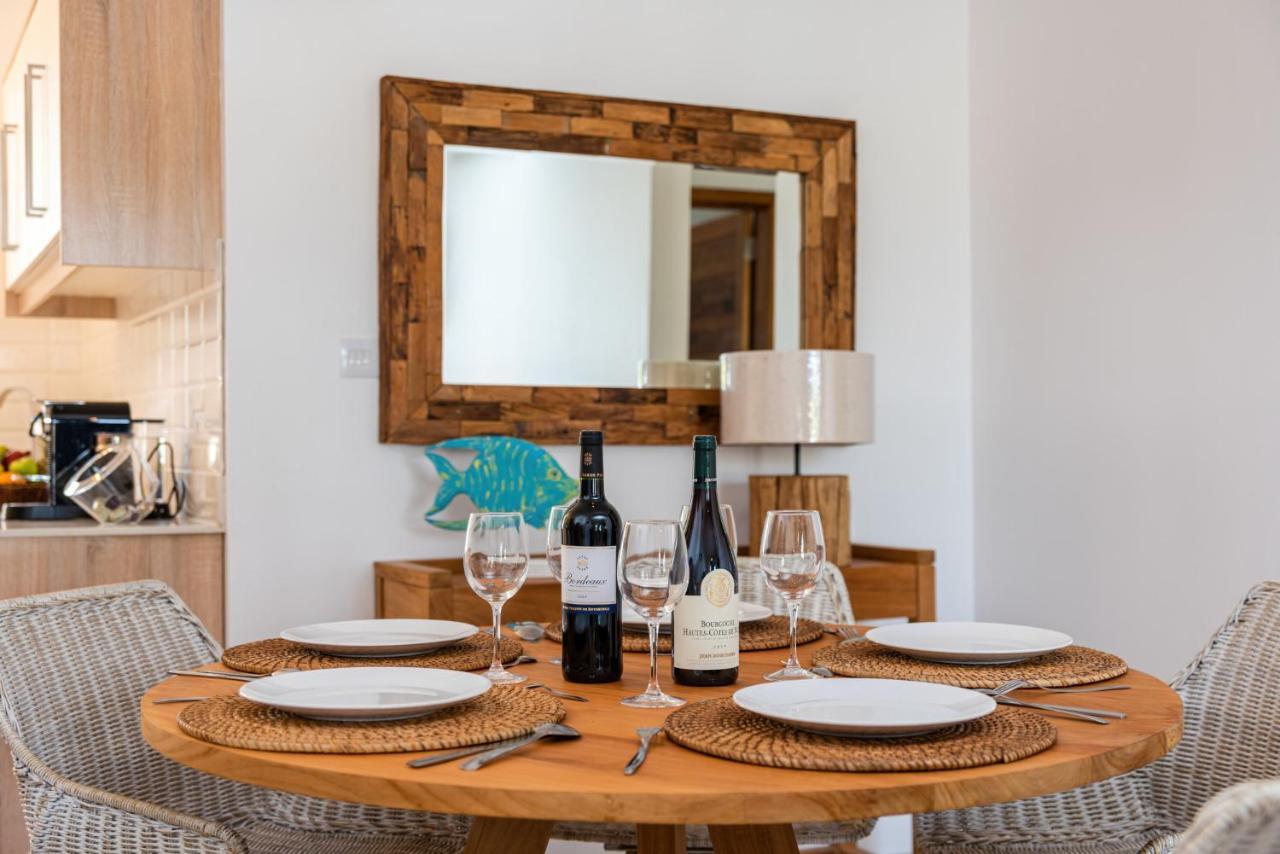 West Wood Holiday Apartment, C6 - Flic En Flac With Pool At A Quiet Location, Beautifully Decorated And Close To The Beach エクステリア 写真