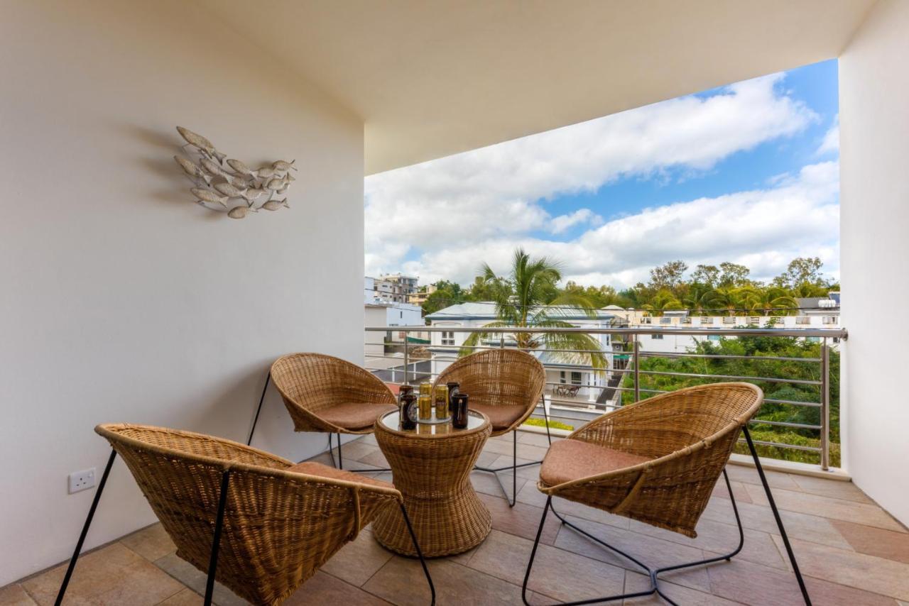 West Wood Holiday Apartment, C6 - Flic En Flac With Pool At A Quiet Location, Beautifully Decorated And Close To The Beach エクステリア 写真