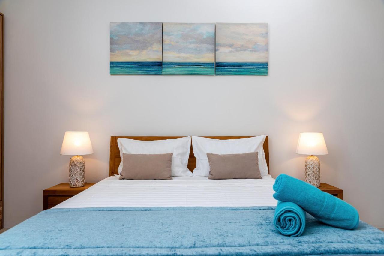 West Wood Holiday Apartment, C6 - Flic En Flac With Pool At A Quiet Location, Beautifully Decorated And Close To The Beach エクステリア 写真