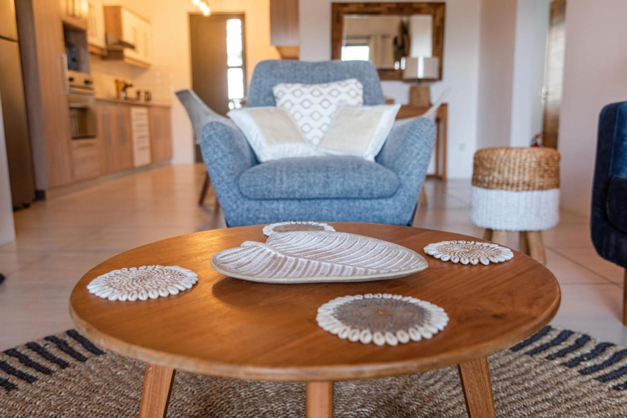 West Wood Holiday Apartment, C6 - Flic En Flac With Pool At A Quiet Location, Beautifully Decorated And Close To The Beach エクステリア 写真