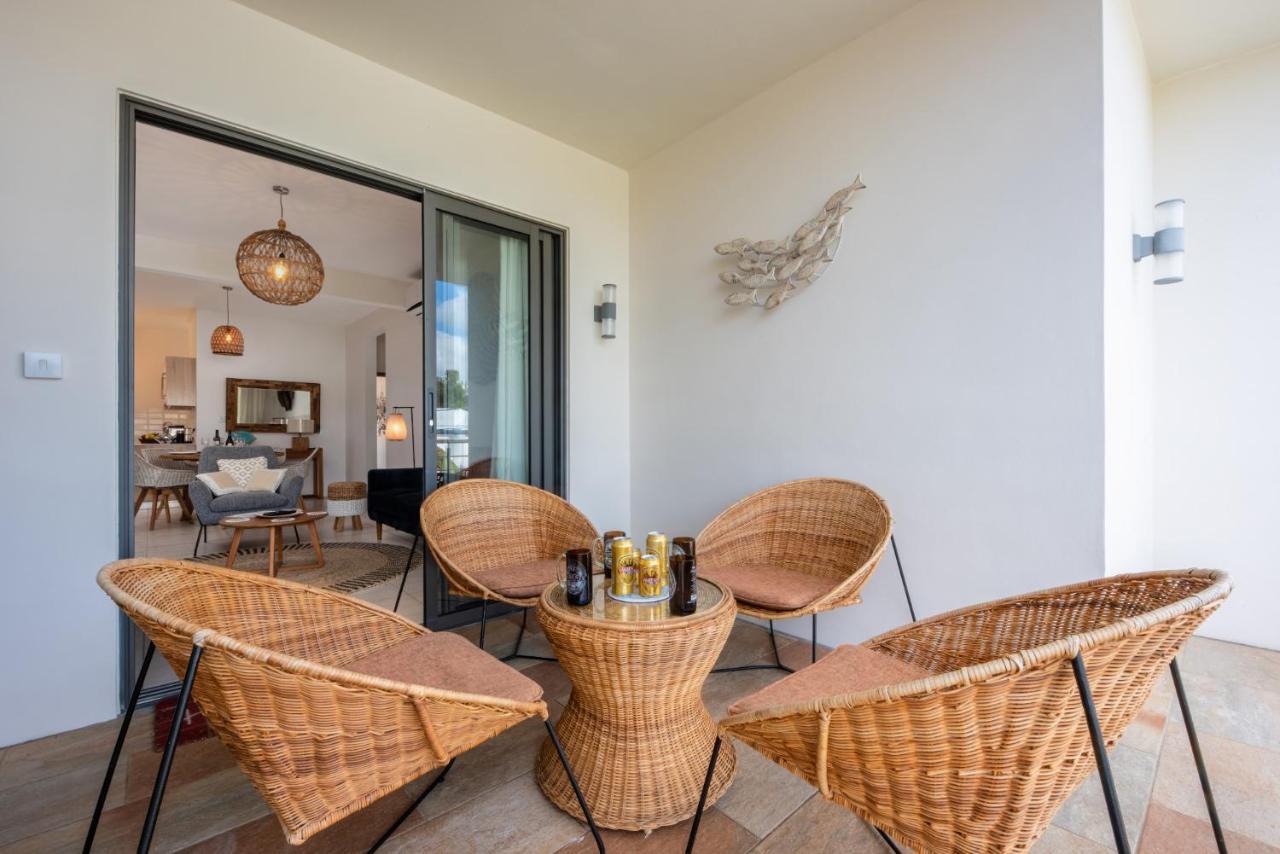 West Wood Holiday Apartment, C6 - Flic En Flac With Pool At A Quiet Location, Beautifully Decorated And Close To The Beach エクステリア 写真
